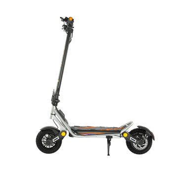 KuKirin A1 electric scooter, full side view of foldable e‑scooter with dual disc brakes and rugged tires on white background