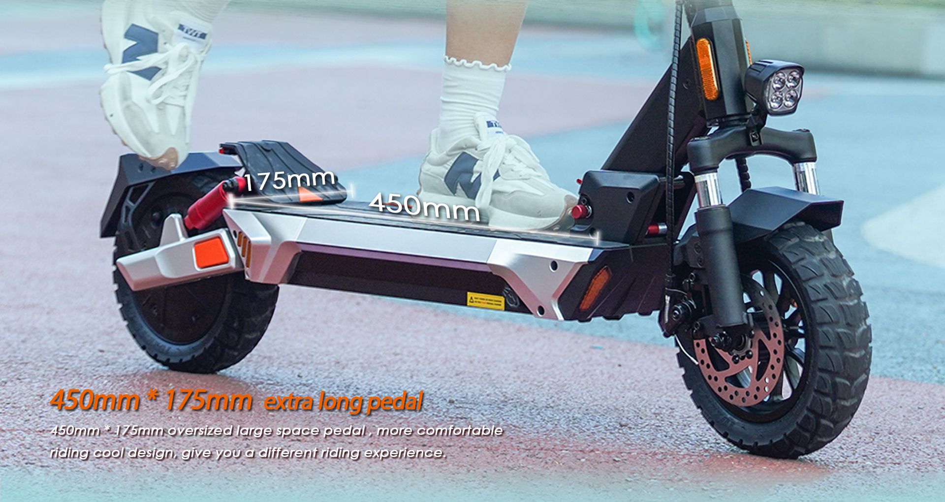 KuKirin M4 Max electric scooter side view, showing oversized 450mm ×175mm extra‑long wide pedal for comfortable riding